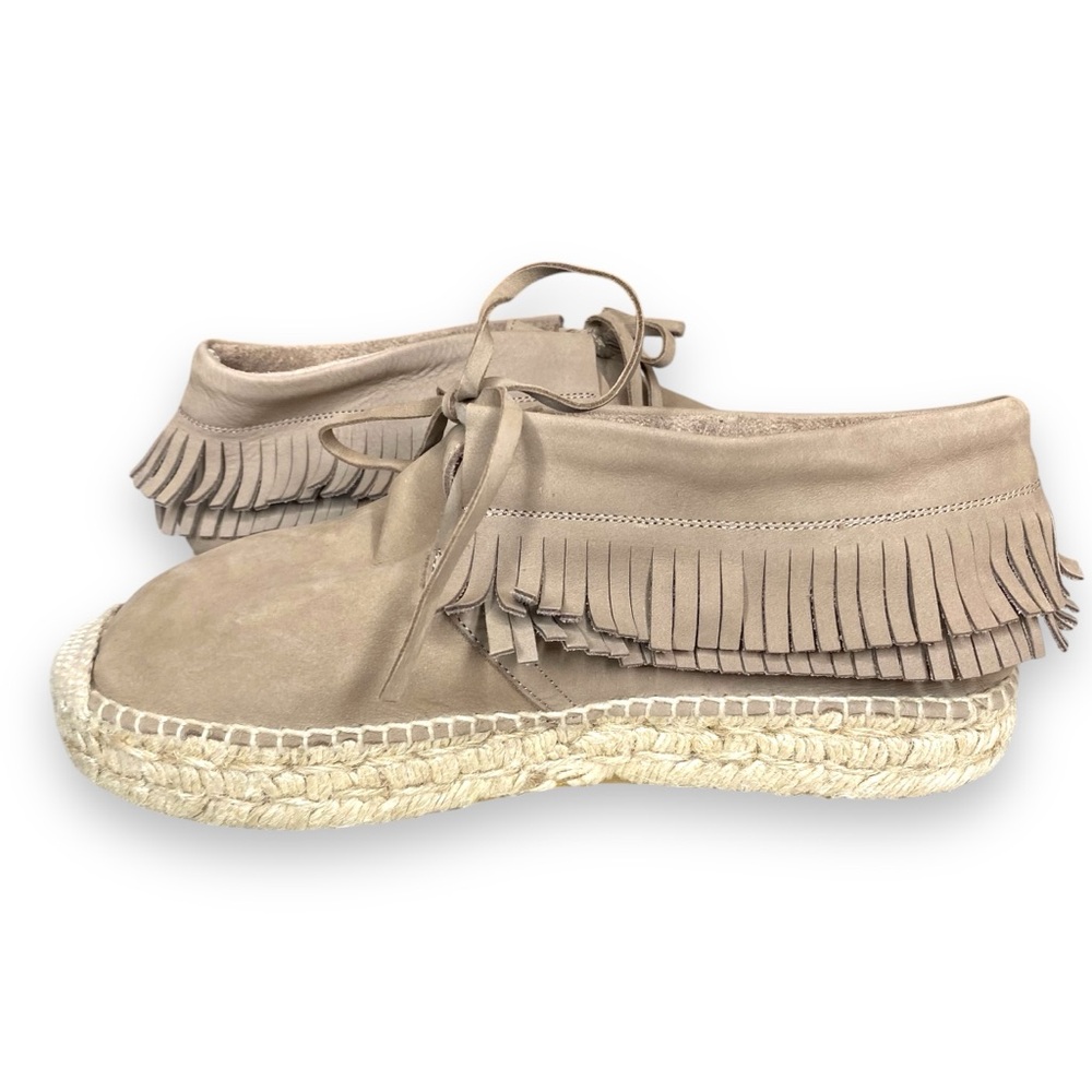 BETTYE MULLER taupe nubuck frindge espadrille moccasins size 8/38